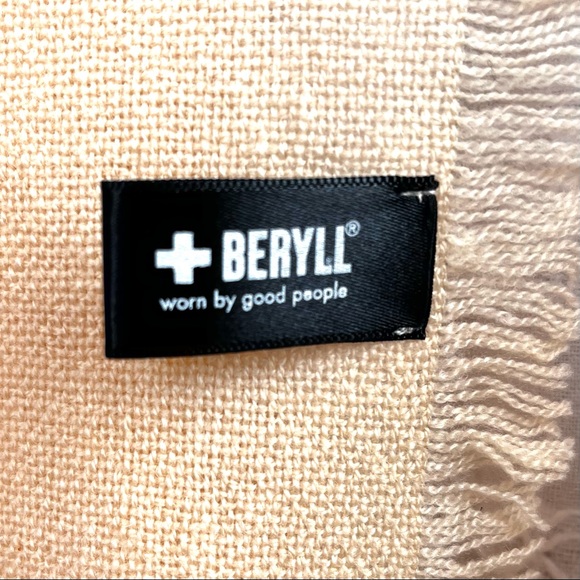 Beryll Cashmere Wrap Scarf - Picture 7 of 7